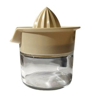 Vintage Gemco Juicer-Reamer Beige Color Plastic w/ 2-cup Detachable Glass Jar